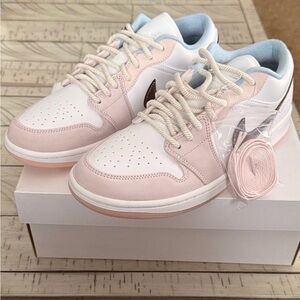 Air Jordan 1 Low Women’s Size 10